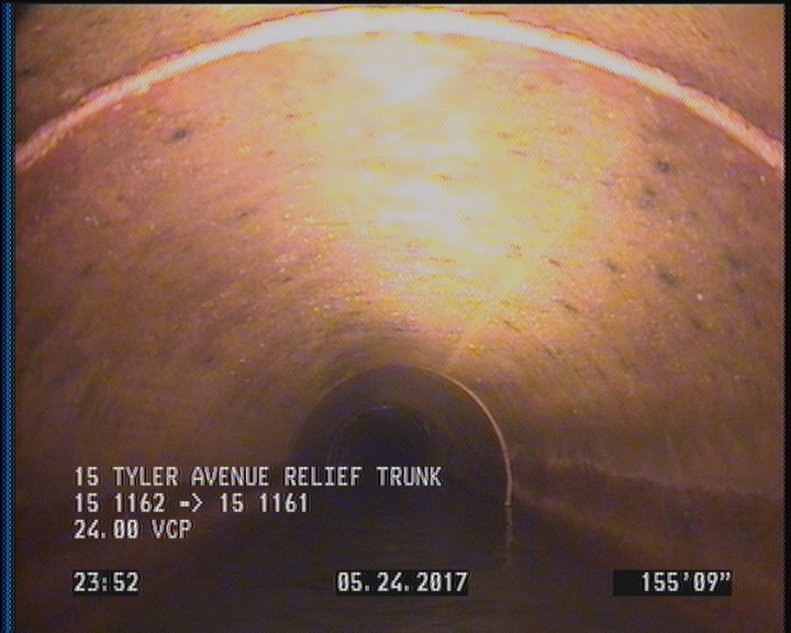 Deposits Settled Other, 10 %of cross sectional area, from 05 to 07 o'clock, , within 8 inches of joint: YES, Start - DEBRIS
