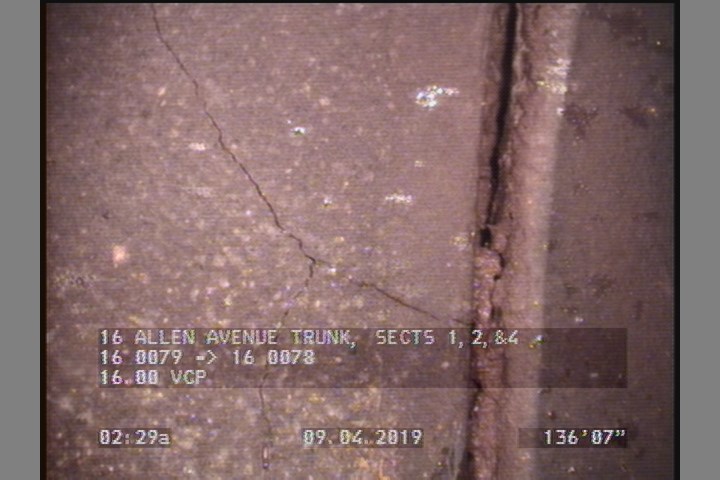 Crack Multiple, from 08 to 04 o'clock, within 8 inches of joint: YES, Start