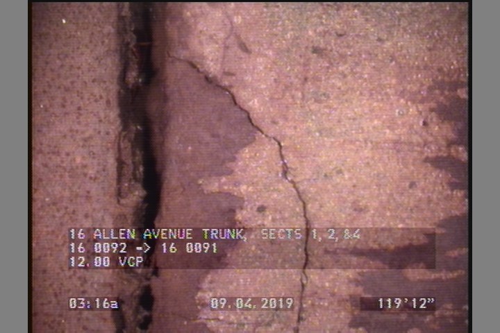 Crack Spiral, from 08 to 10 o'clock, within 8 inches of joint: YES