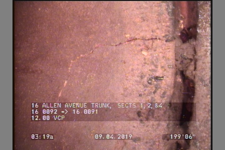 Crack Spiral, from 01 to 04 o'clock, within 8 inches of joint: YES