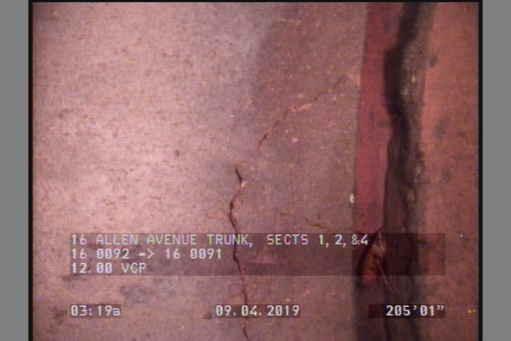 Crack Multiple, from 10 to 02 o'clock, within 8 inches of joint: YES, Start