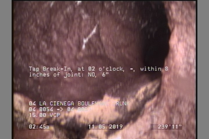 Tap Break-In, at 02 o'clock, -, within 8 inches of joint: NO, 6"