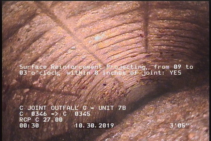 Surface Reinforcement Projecting, from 09 to 03 o'clock, within 8 inches of joint: YES