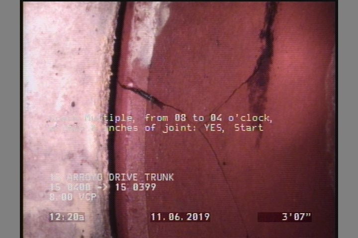 Crack Multiple, from 08 to 04 o'clock, within 8 inches of joint: YES, Start