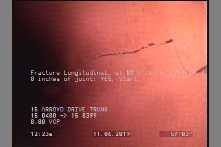 Fracture Longitudinal, at 02 o'clock, within 8 inches of joint: YES, Start