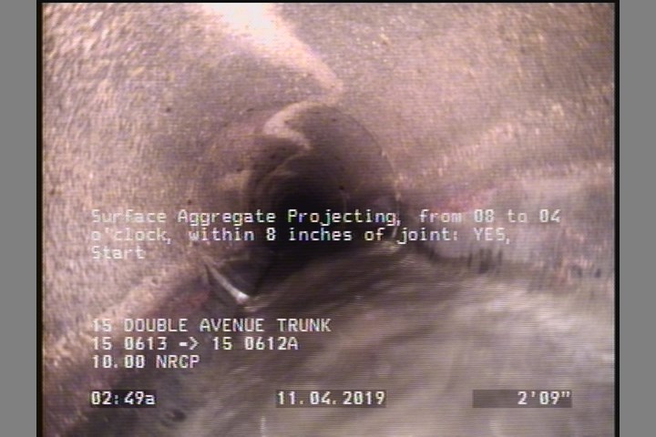 Surface Aggregate Projecting, from 08 to 04 o'clock, within 8 inches of joint: YES, Start
