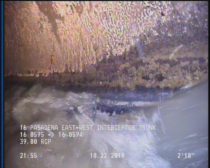 Deposits Attached Grease, 5 %of cross sectional area, from 04 to 08 o'clock, , within 8 inches of joint: YES, Start