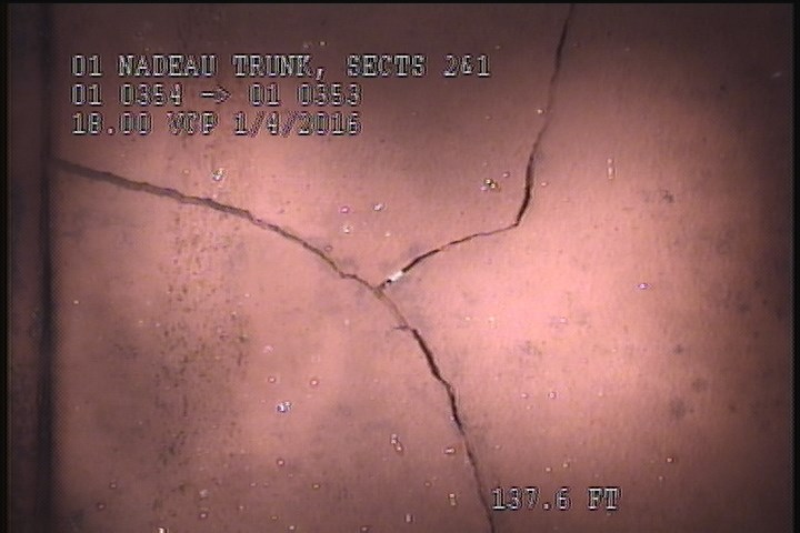 Fracture Multiple, from 08 to 04 o'clock, within 8 inches of joint: YES