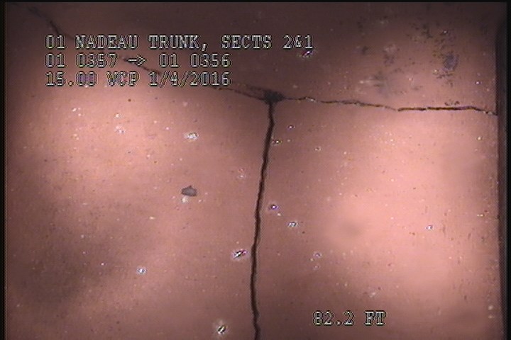 Fracture Multiple, from 09 to 01 o'clock, within 8 inches of joint: YES