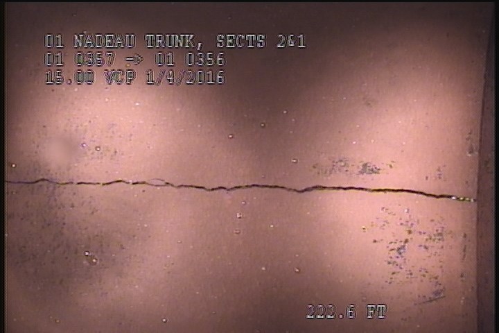 Crack Multiple, from 11 to 01 o'clock, within 8 inches of joint: YES