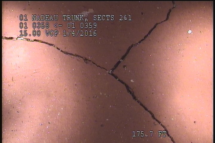 Fracture Multiple, from 09 to 03 o'clock, within 8 inches of joint: YES