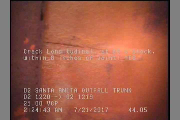 Crack Longitudinal, at 09 o'clock, within 8 inches of joint: YES