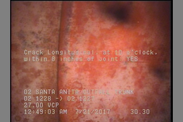 Crack Longitudinal, at 10 o'clock, within 8 inches of joint: YES