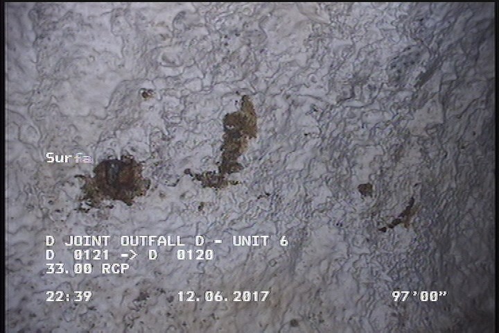 Surface Aggregate Visible, from 09 to 10 o'clock, within 8 inches of joint: NO