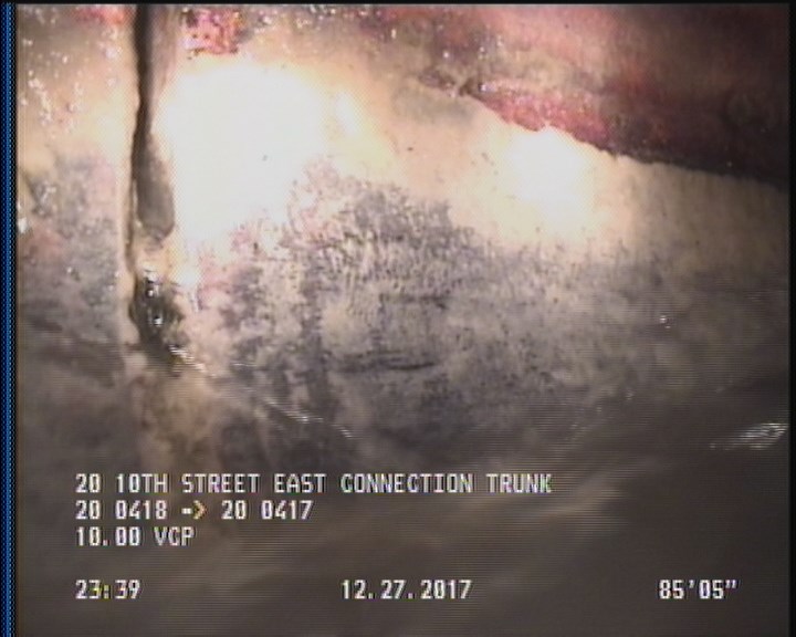 Deposits Attached Grease, 5 %of cross sectional area, from 04 to 08 o'clock, , within 8 inches of joint: YES, Start