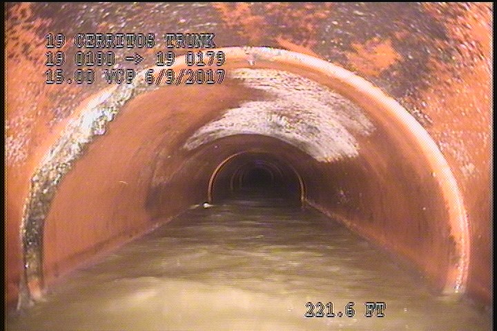 Deposits Attached Encrustation, 5 %of cross sectional area, from 07 to 10 o'clock, , within 8 inches of joint: YES