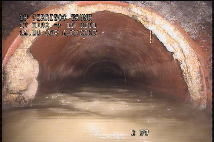 Deposits Attached Encrustation, 10 %of cross sectional area, from 08 to 04 o'clock, , within 8 inches of joint: YES