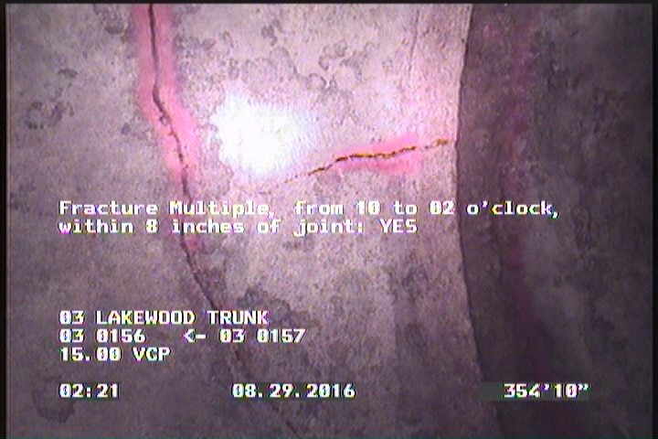 Fracture Multiple, from 10 to 02 o'clock, within 8 inches of joint: YES