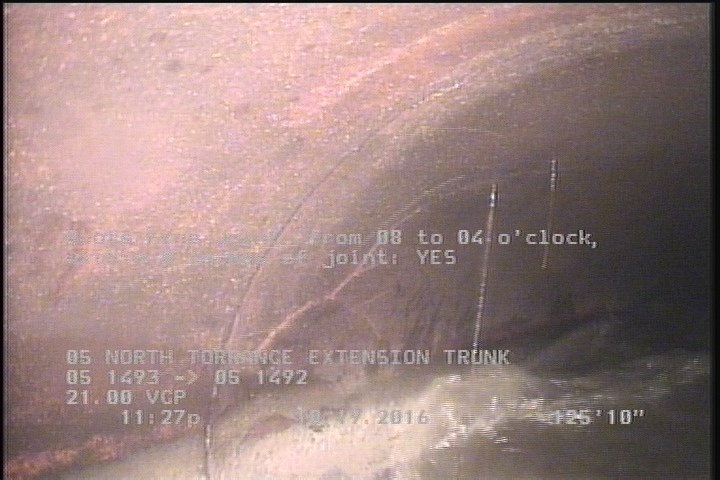 Roots Fine Joint, from 08 to 04 o'clock, within 8 inches of joint: YES