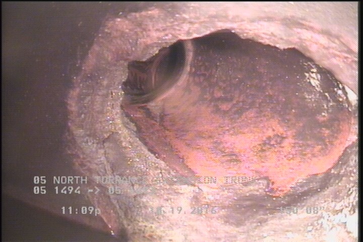 Tap Break-In, at 10 o'clock, -, within 8 inches of joint: NO, 6"