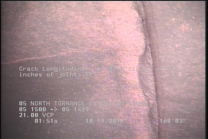 Crack Longitudinal, at 02 o'clock, within 8 inches of joint: YES