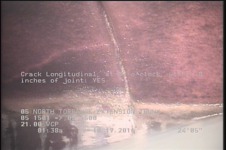 Crack Longitudinal, at 03 o'clock, within 8 inches of joint: YES