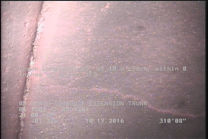 Crack Longitudinal, at 10 o'clock, within 8 inches of joint: YES