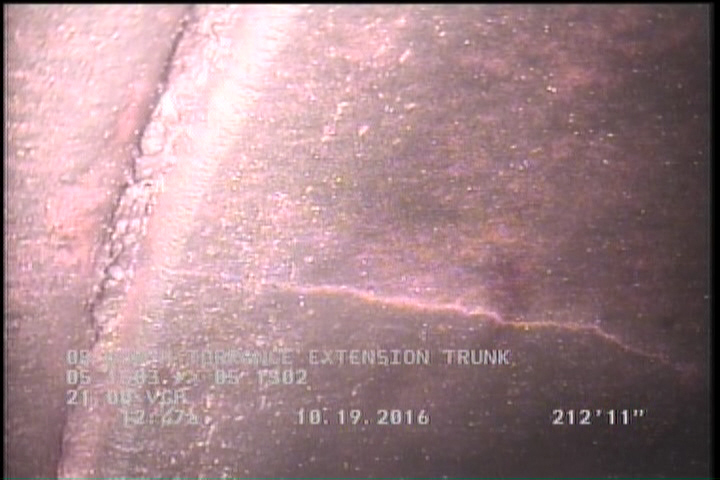 Crack Longitudinal, at 10 o'clock, within 8 inches of joint: YES