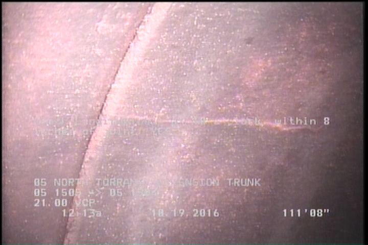 Crack Longitudinal, at 10 o'clock, within 8 inches of joint: YES