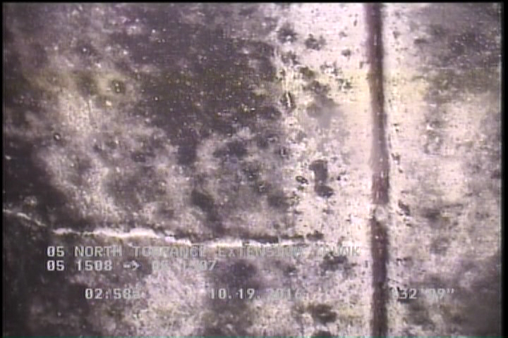 Crack Longitudinal, at 03 o'clock, within 8 inches of joint: YES