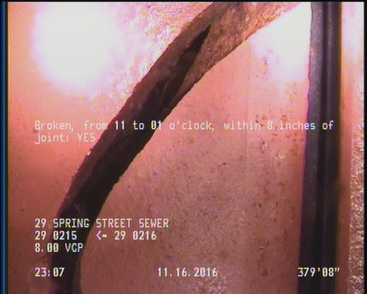 Broken, from 11 to 01 o'clock, within 8 inches of joint: YES