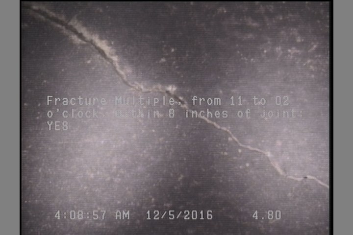 Fracture Multiple, from 11 to 02 o'clock, within 8 inches of joint: YES
