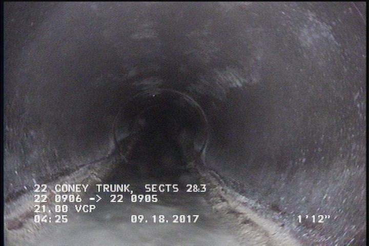 Deposits Attached Grease, 5 %of cross sectional area, from 04 to 08 o'clock, , within 8 inches of joint: YES, Start - ..........
