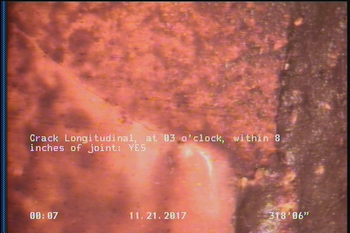Crack Longitudinal, at 03 o'clock, within 8 inches of joint: YES