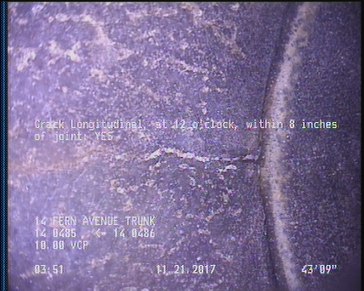 Crack Longitudinal, at 12 o'clock, within 8 inches of joint: YES