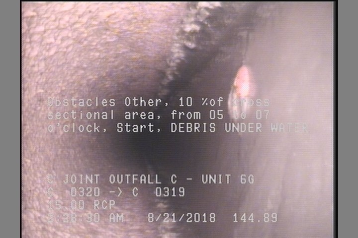 Obstacles Other, 10 %of cross sectional area, from 05 to 07 o'clock, Start - DEBRIS UNDER WATER