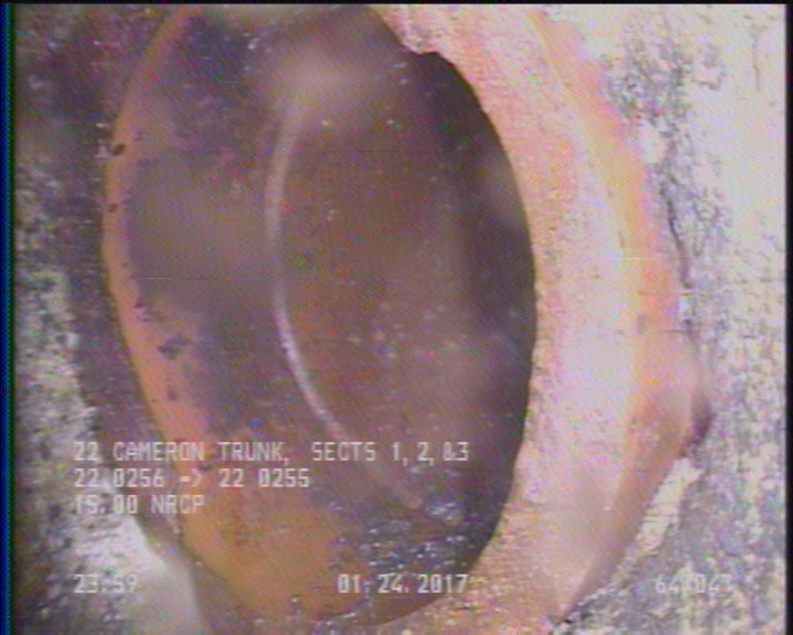 Tap Break-In, at 02 o'clock, -, within 8 inches of joint: NO, 6"