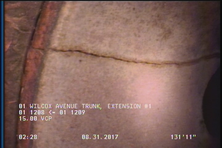 Crack Longitudinal, at 11 o'clock, within 8 inches of joint: YES, Start