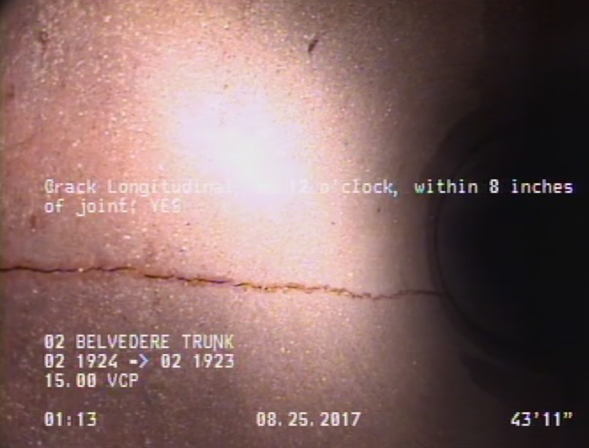 Crack Longitudinal, at 12 o'clock, within 8 inches of joint: YES