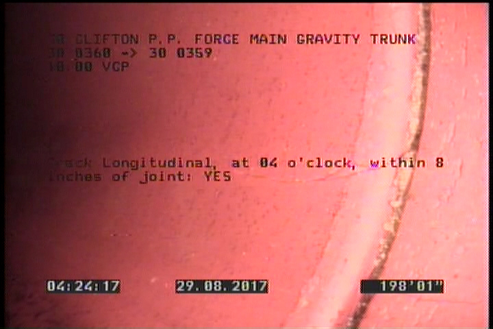 Crack Longitudinal, at 04 o'clock, within 8 inches of joint: YES
