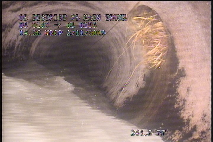 Tap Factory Made Defective, at 01 o'clock, -, within 8 inches of joint: NO, 4" - ROOTS < 5%