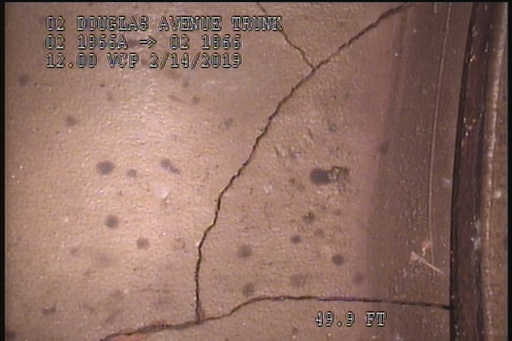 Fracture Multiple, from 08 to 04 o'clock, within 8 inches of joint: YES - SL