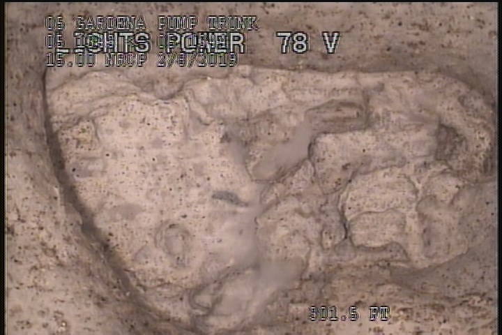 Hole Soil Visible, from 11 to 01 o'clock, within 8 inches of joint: YES - HOLE UNDER MAG COAT