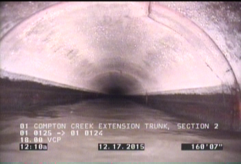Crack Multiple, from 01 to 05 o'clock, within 8 inches of joint: YES