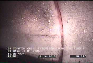 Crack Longitudinal, at 02 o'clock, within 8 inches of joint: YES