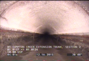 Crack Longitudinal, at 10 o'clock, within 8 inches of joint: YES