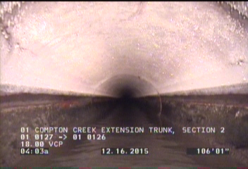 Crack Longitudinal Hinge, 3, from 09 to 03 o'clock, within 8 inches of joint: YES