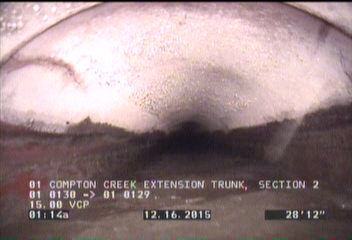 Crack Longitudinal, at 10 o'clock, within 8 inches of joint: YES