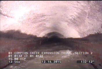 Crack Longitudinal, at 01 o'clock, within 8 inches of joint: YES