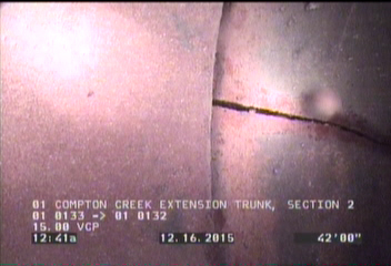 Crack Spiral, from 07 to 12 o'clock, within 8 inches of joint: YES